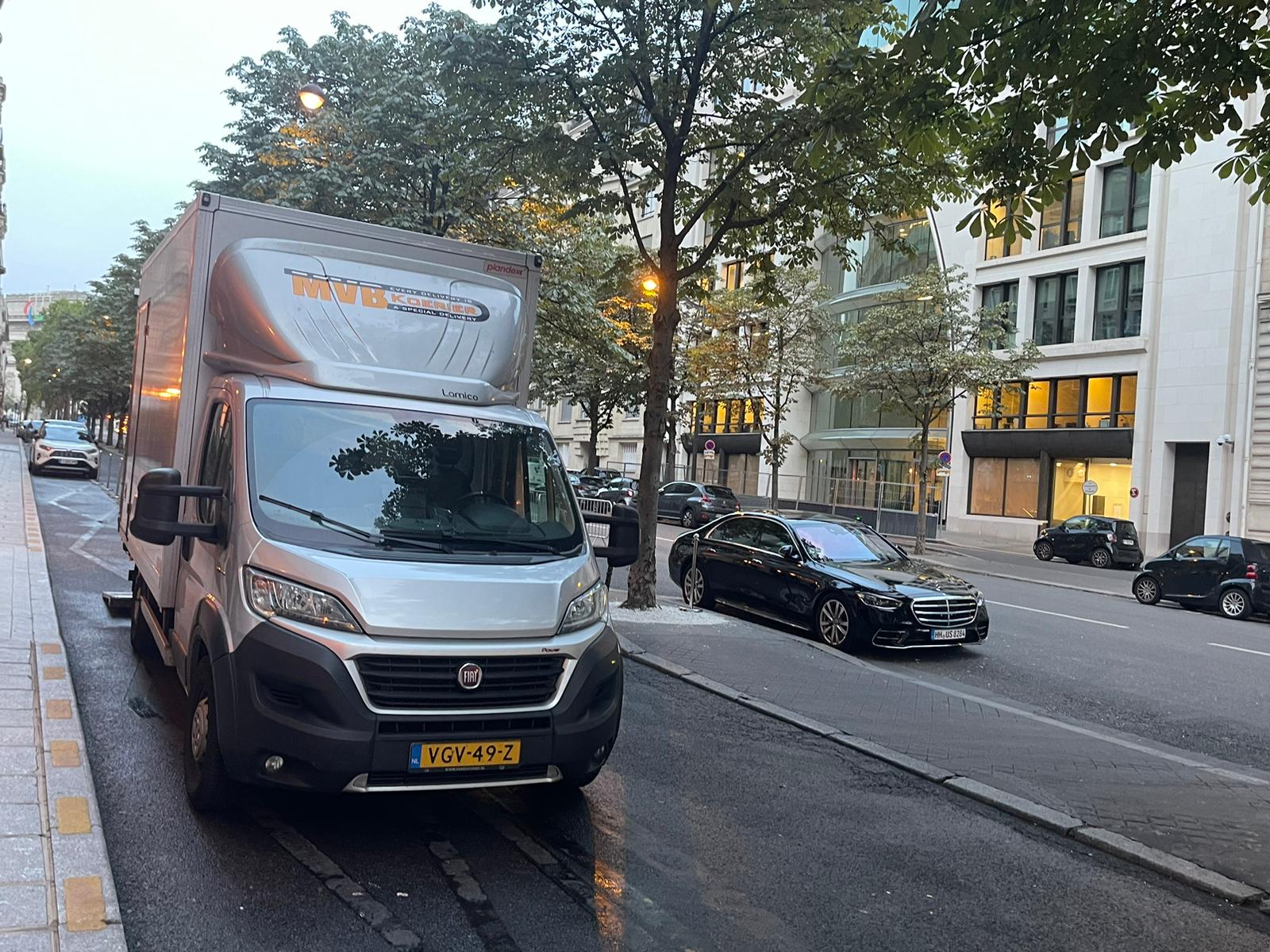 Snelste spoedkoerier in Utrecht - MVB Koerier Snelste spoedbezorging voor dringende zendingen - MVB Koerier